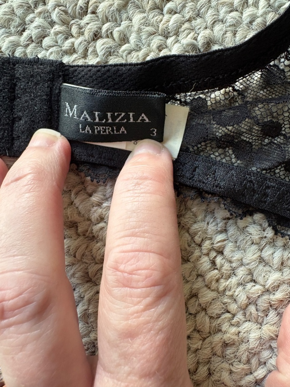 Malizia By La Perla Black Lace Bra 36D Luxury Italian Lingerie Sheer Feminine - Picture 5 of 6